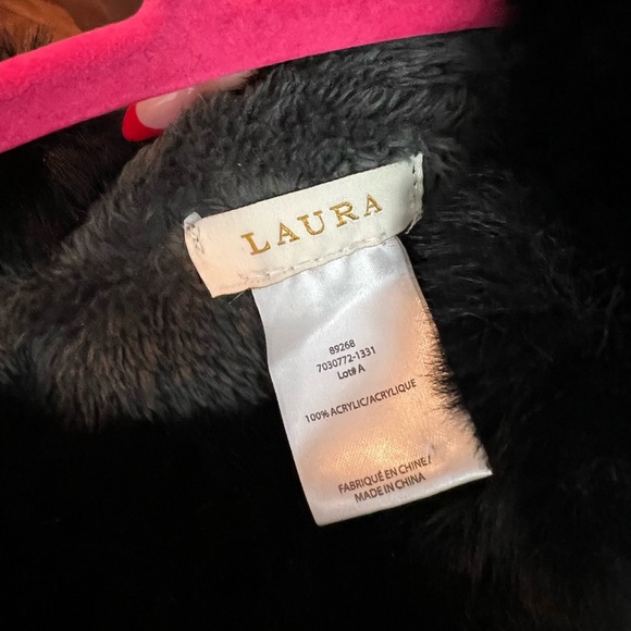 Laura one size fits all poncho, very cozy, barely worn - Picture 4 of 4